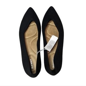 Old Navy Black Pointed Toe Flats